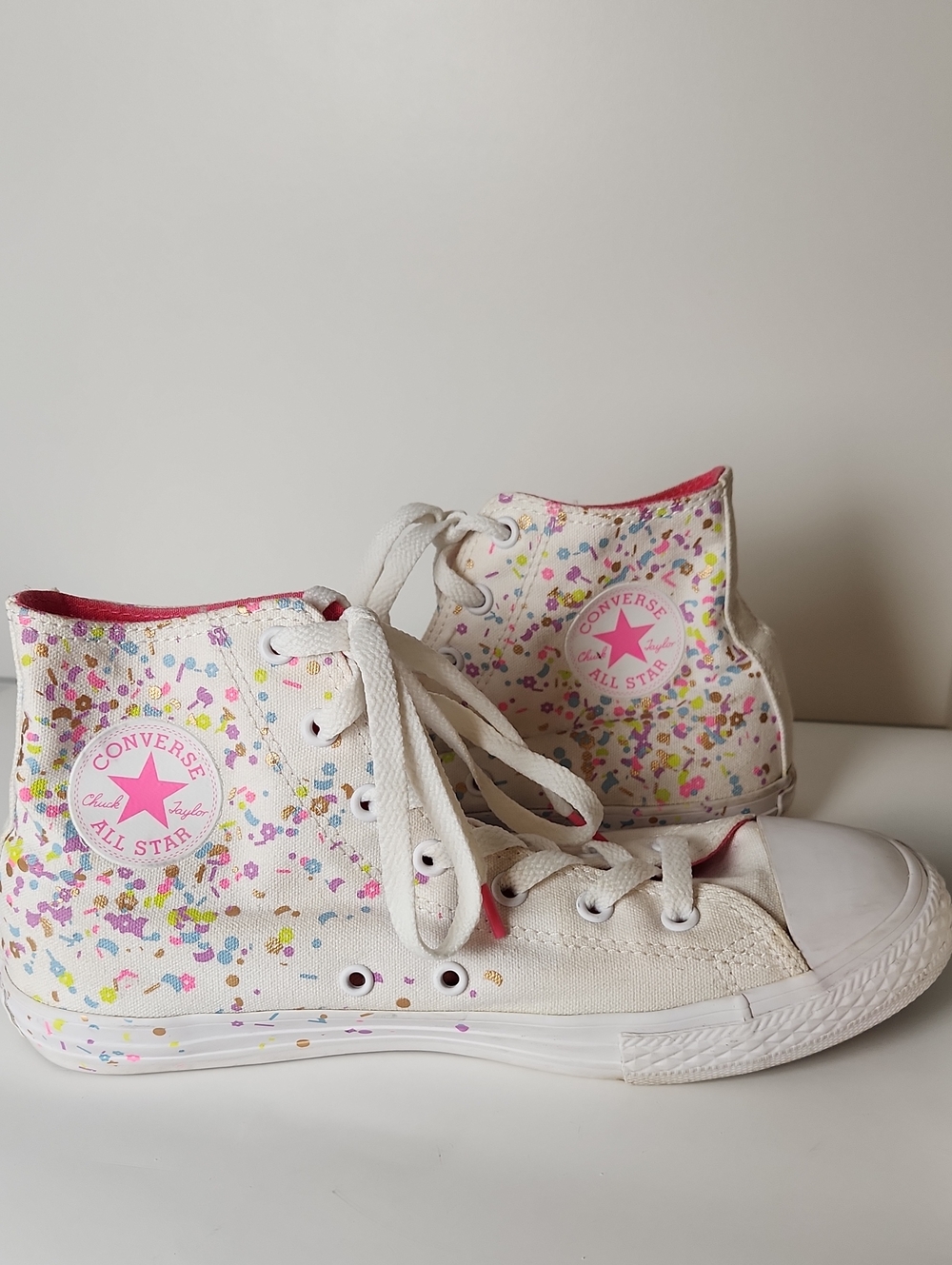 Converse White High-Top Sneakers With Pink Interior And Confetti Design Size 5.5